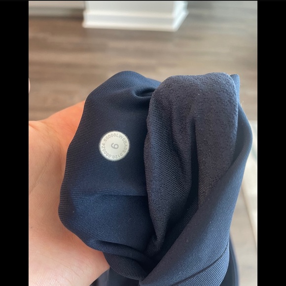 Lululemon Time to Sweat Crop 23” - Picture 4 of 5